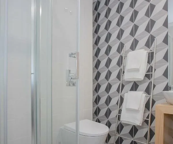 Liiiving In - Charming Downtown Delight Appartement *