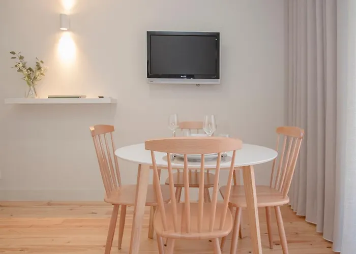 Liiiving In - Charming Downtown Delight Appartement