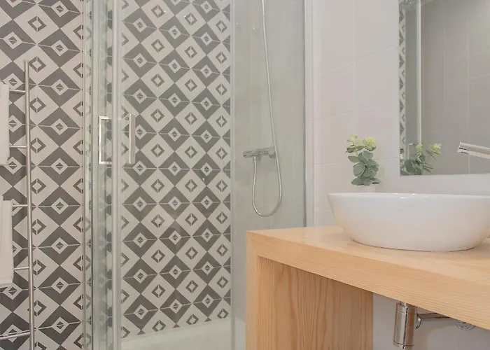 Liiiving In - Charming Downtown Delight Appartement