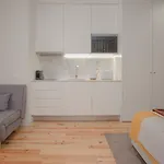 Liiiving In - Charming Downtown Delight Apartment *