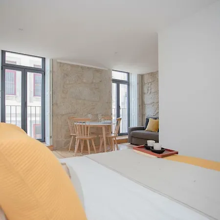 דירה Liiiving In - Charming Downtown Delight *