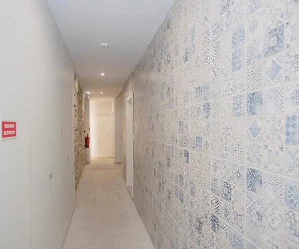 Liiiving In - Charming Downtown Delight * بورتو