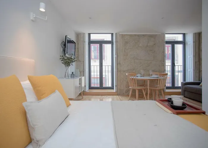Liiiving In - Charming Downtown Delight Appartement