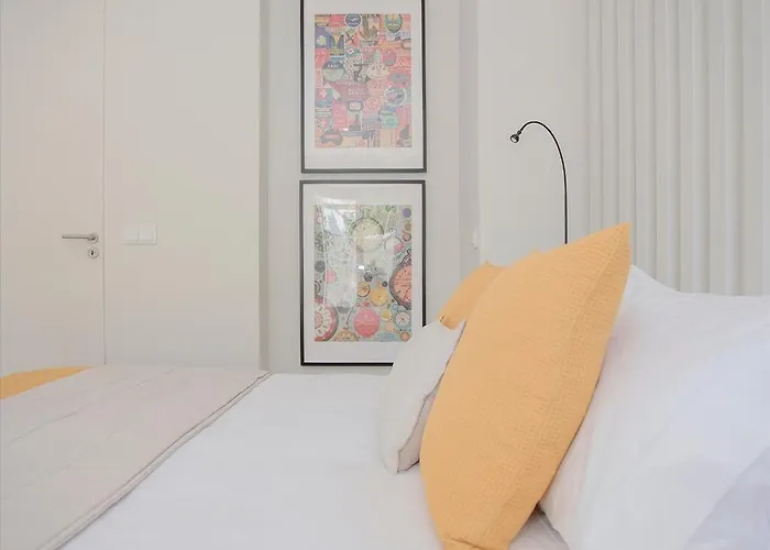 Liiiving In - Charming Downtown Delight شقة بورتو